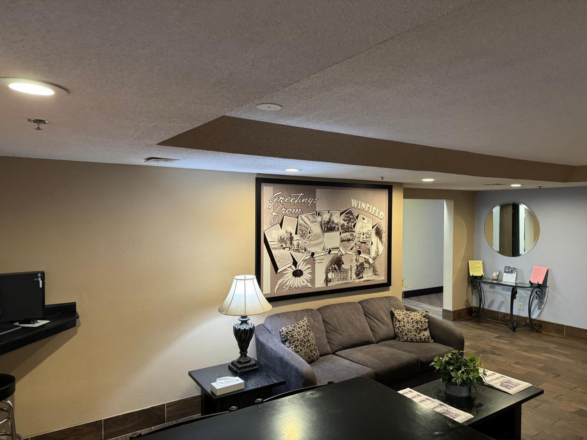 Hotel Super 8 By Wyndham Winfield-Quail Ridge Area Exteriér fotografie