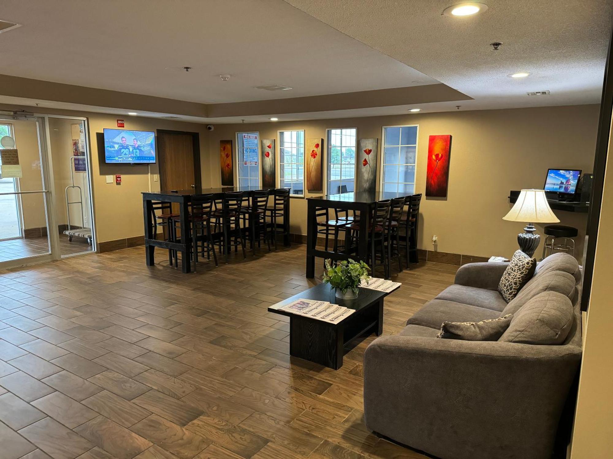 Hotel Super 8 By Wyndham Winfield-Quail Ridge Area Exteriér fotografie