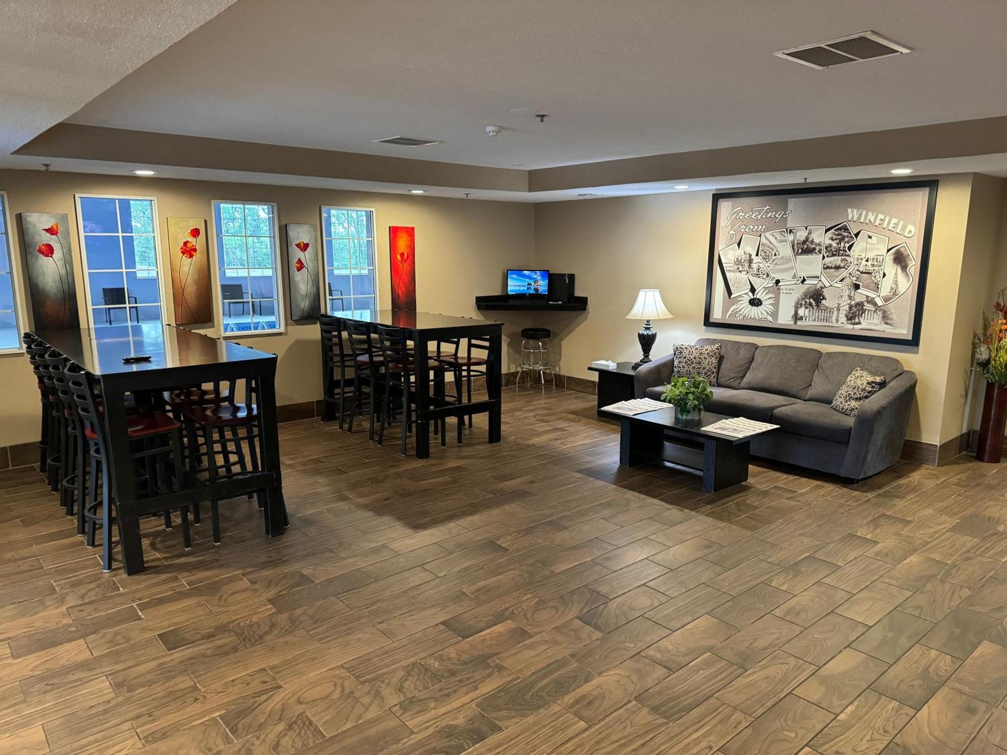 Hotel Super 8 By Wyndham Winfield-Quail Ridge Area Exteriér fotografie